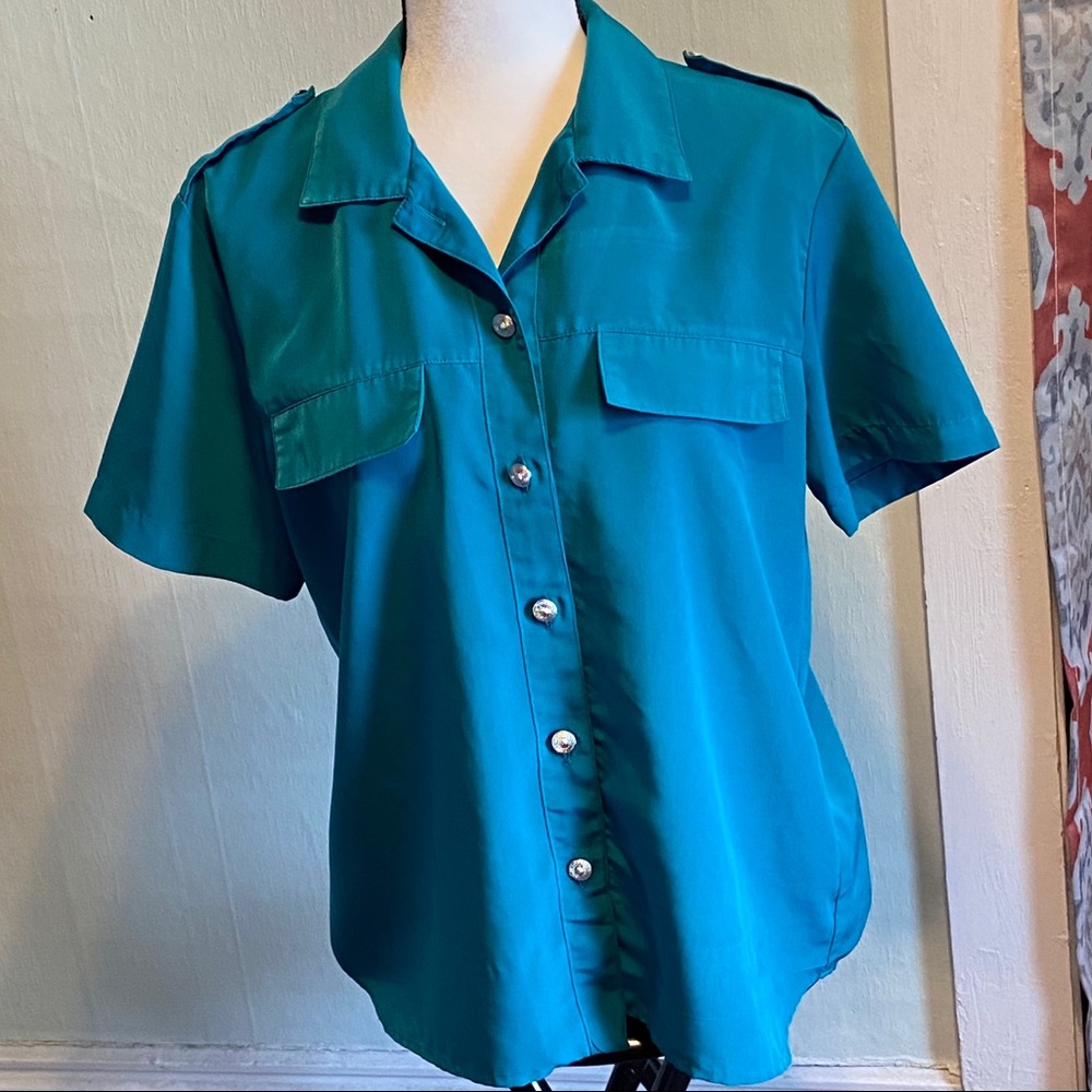 3/$15 Dena Lauren short sleeve Button down